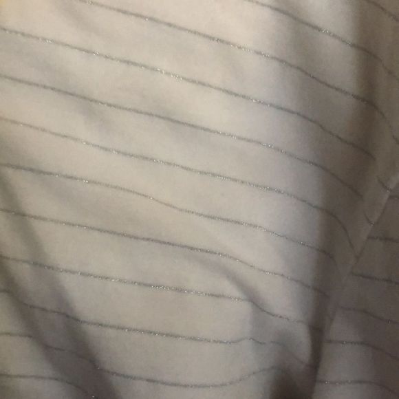 Jones New York Signature white long sleeve w/ silver metallic stripes size L - Picture 3 of 3